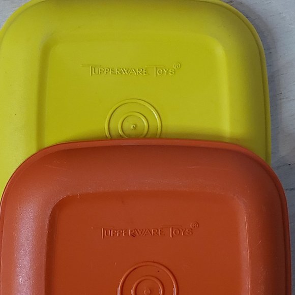 Vintage Tupperware Toys 2 Plates 2 Bowls 4 Pieces Orange Brown Yellow Plastic - Picture 6 of 6